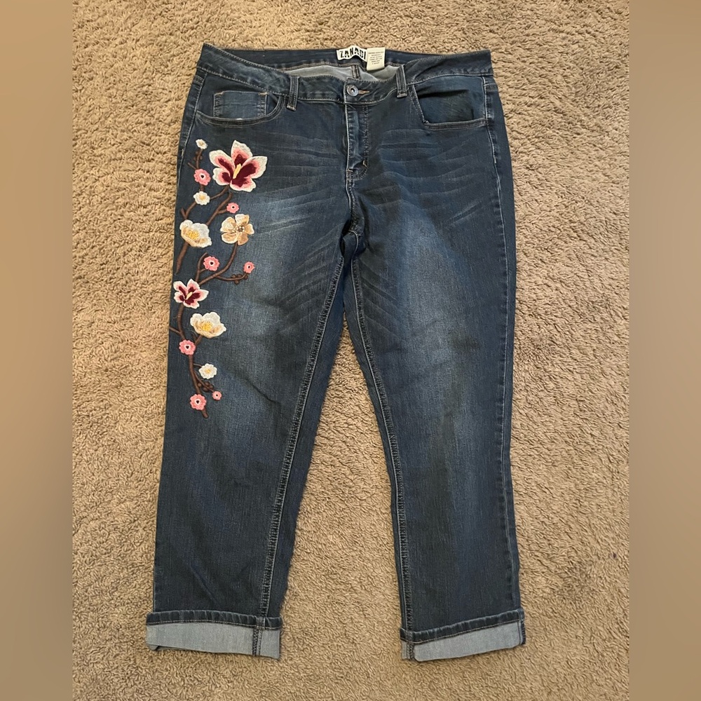Zanadi Floral Embroidered Women's Jeans